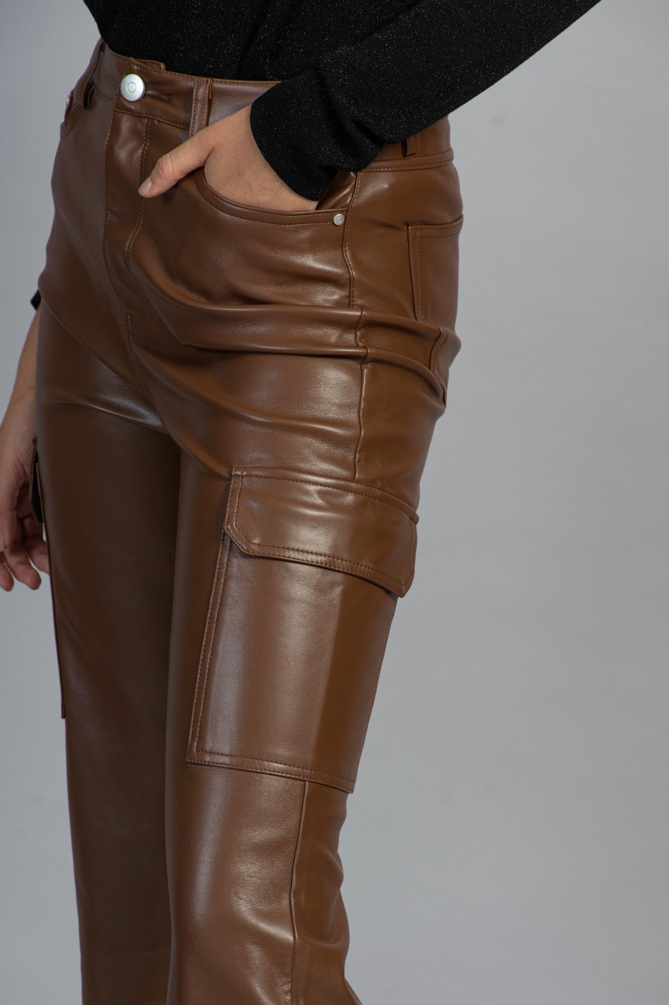 Calça Leather